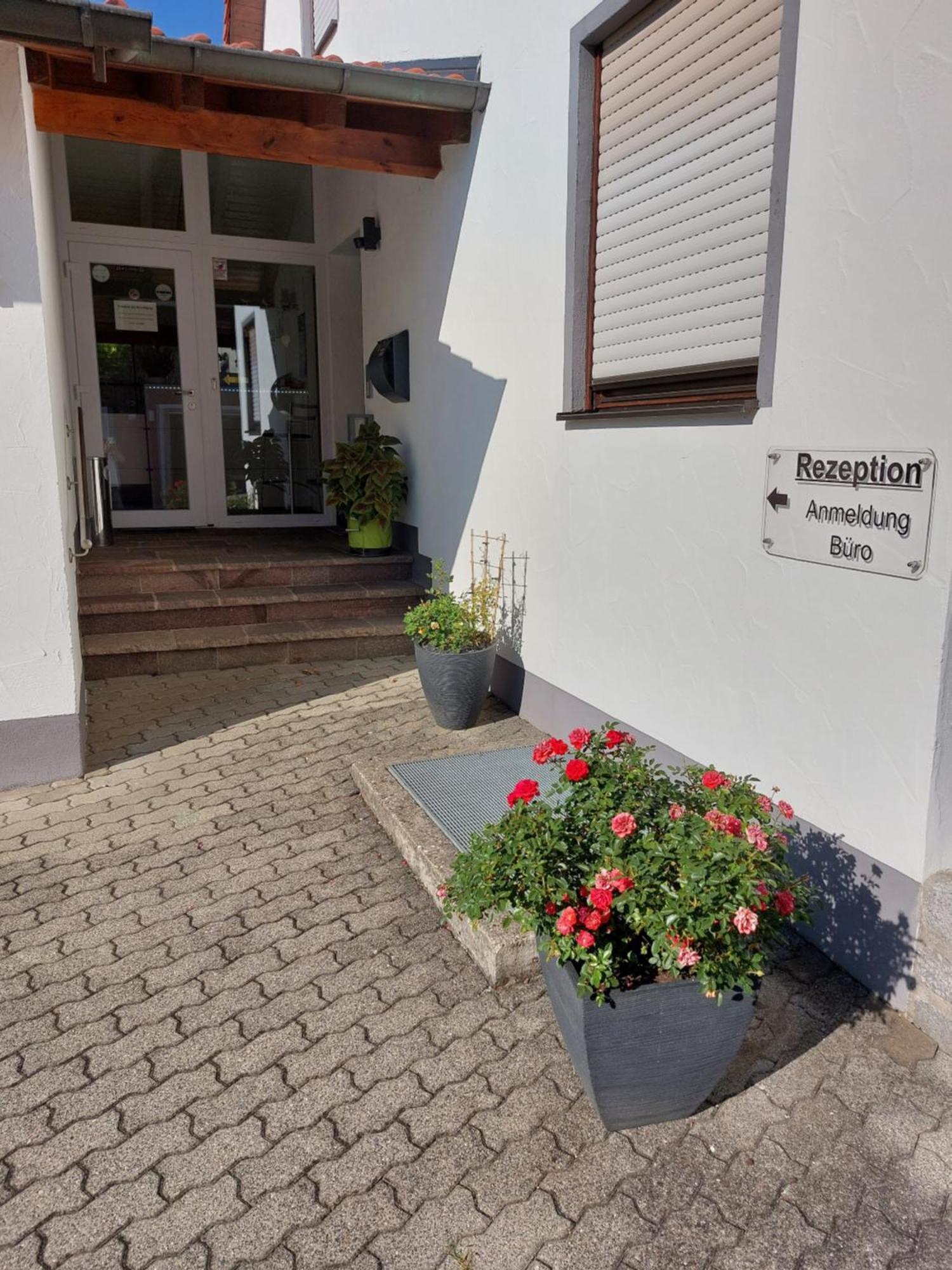 Pension Am Kirchberg Wehringen Exterior photo